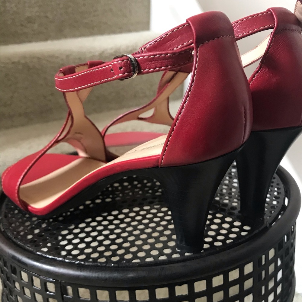 🆕 Chadwicks Red 2-3/4” Tapered Heels - Picture 4 of 7